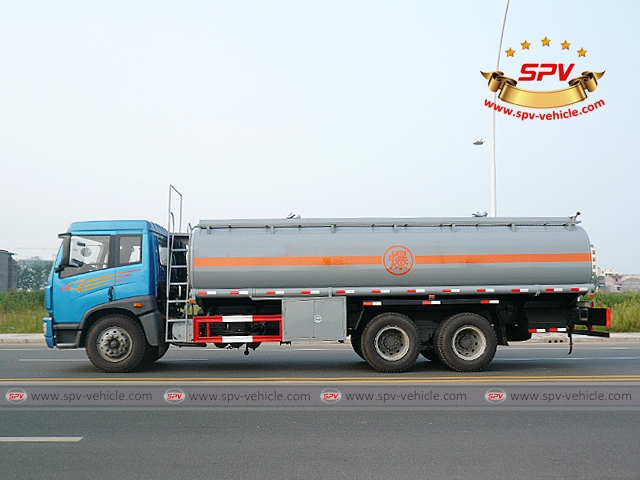 24,000 Litres (6,300 Gallons) Diesel Oil Tank Truck-S