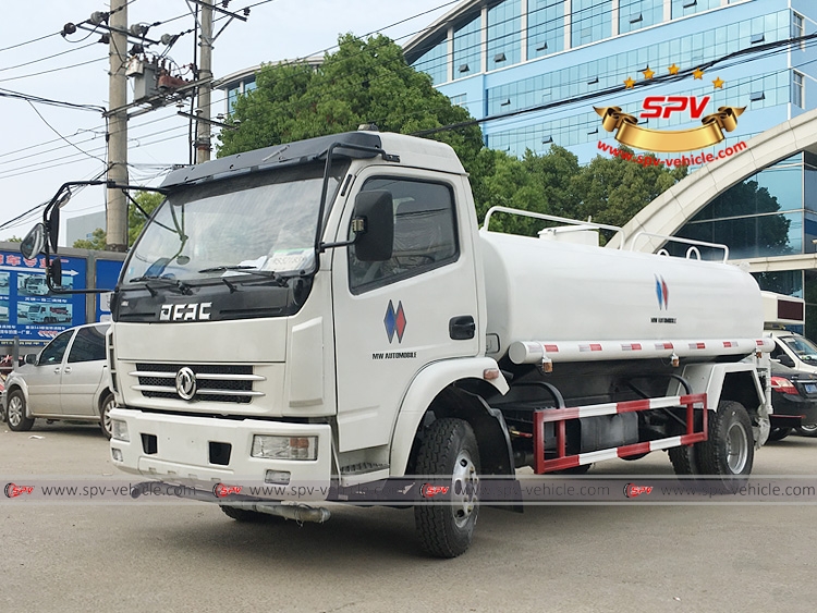 To Philippines – 1 unit of water sprinkling truck Dongfeng is shipping to Shanghai port today.