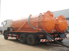 To South Africa - Vacuum sewage trucks (16,000 liters) in 2013