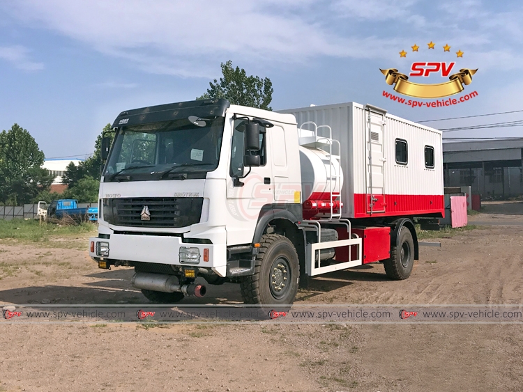 To Papua New Guinea, SPV dispatched 4X4 Off-road fuel & lube truck SINOTRUK in Jun, 2019.