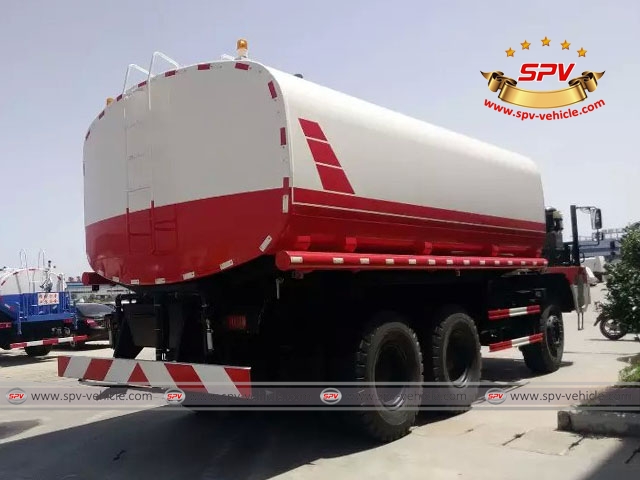 Rear Right View of Mine Water Tanker (40,000 liters) Rear Right View of Mine Water Tanker (40,000 liters)