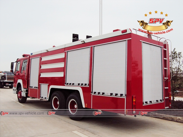 Left Back View of Foam Fire Tanker - HOWO 6x4 