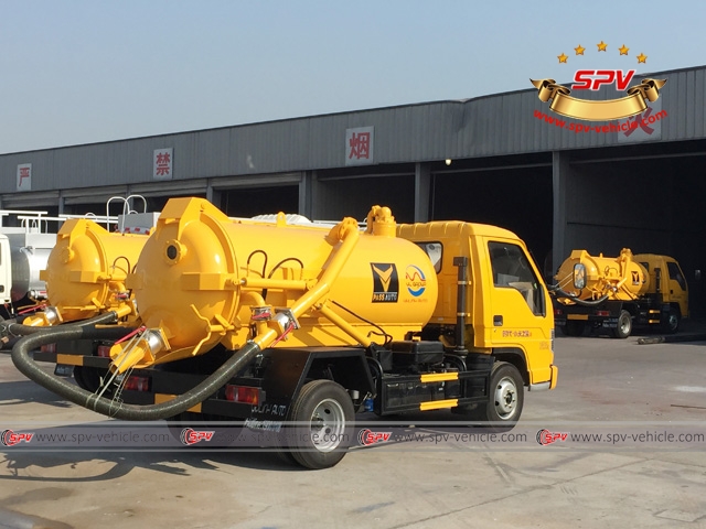 Right Back Viewof 3,000 Liters Sewage Tanker -2 Right Back Viewof 3,000 Liters Sewage Tanker -2