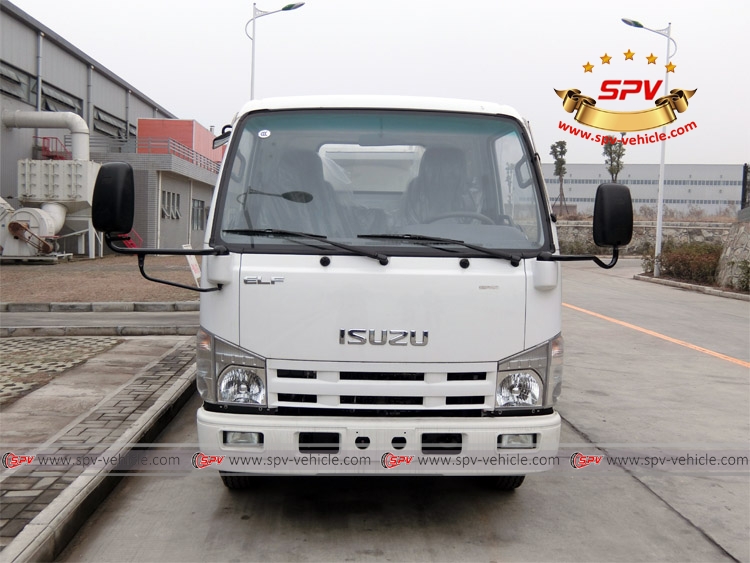 Stainless Steel Fuel Tanker Truck ISUZU (4,000 liters) Front View