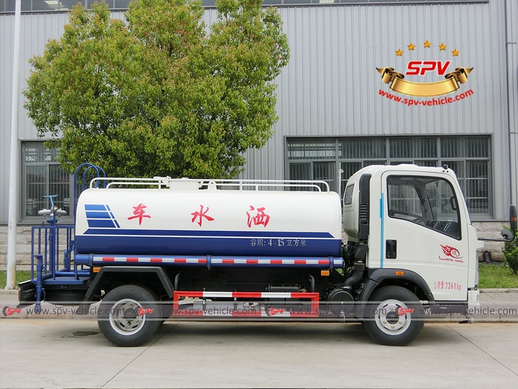 4,000 Litres Mobile Water Truck Sinotruk-RS 4,000 Litres Mobile Water Truck Sinotruk-RS