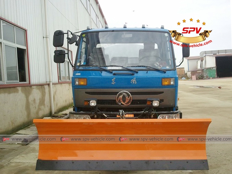 Water Sprinkler Truck with Snowplow Dongfeng-F Water Sprinkler Truck with Snowplow Dongfeng-F