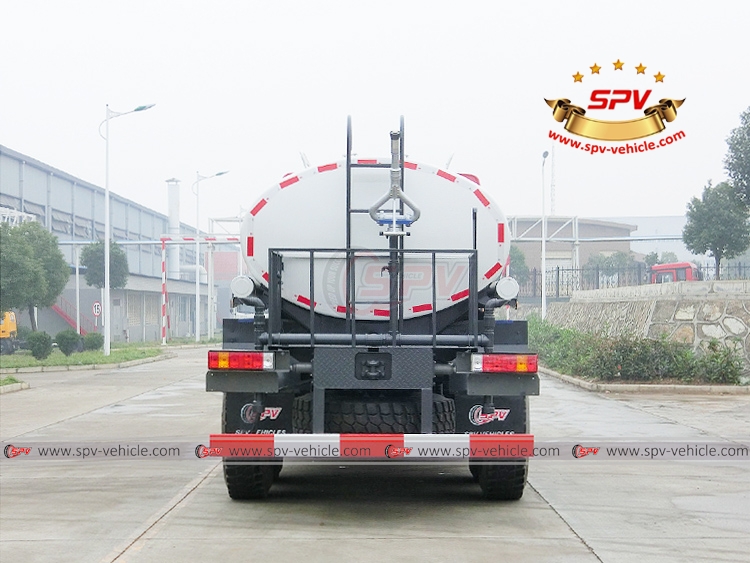 10,000 litres Off-road Water Tanker Truck Sinotruk - B