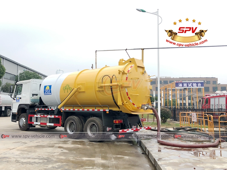 18,000 Litres Vacuum Tanker Sinotruk - Suction 18,000 Litres Vacuum Tanker Sinotruk - Suction