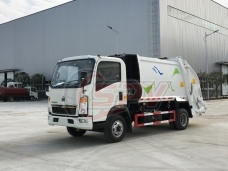 To Pakistan - Garbage Compactor Truck Sinotruk (6 CBM) in November, 2017.